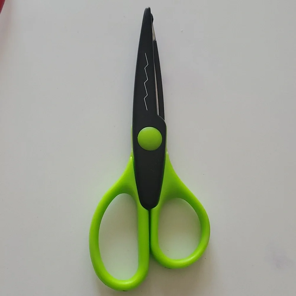 Set of 4‎ Provo Craft & Fiskars Decorative Edge Scissors for Papercraft